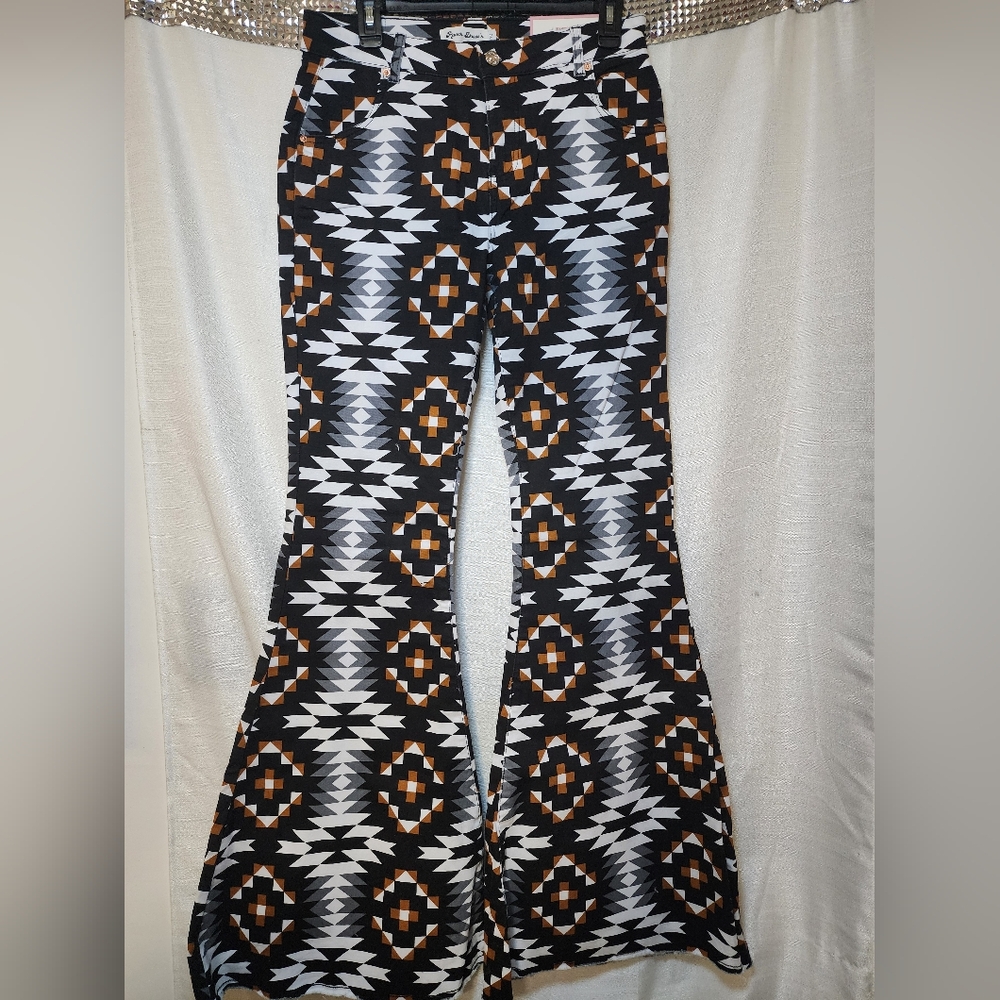 ✨️NWT✨️ Ranch Dress'n High Waist Super Flare Aztec Southwest Jeans, Size 10 - Picture 2 of 9